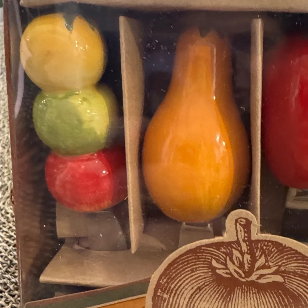 Williams Sonoma NWT vintage and rare Heirloom Tomato Spreaders